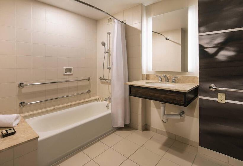 Номер Клуб, Renaissance Atlanta Waverly Hotel & Convention Center