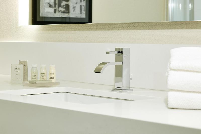 Номер Deluxe Кровать Кинг, Renaissance St. Louis Airport
