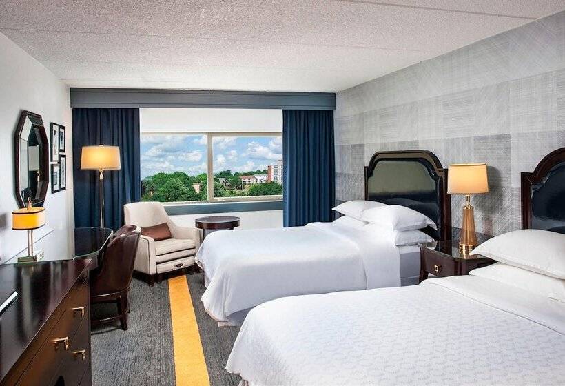 Номер Клуб, Sheraton Syracuse University  & Conference Center