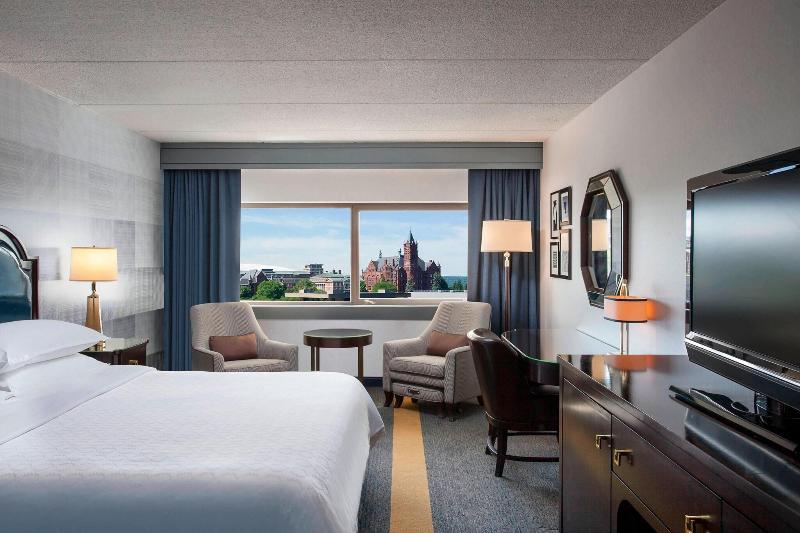 Номер Клуб, Sheraton Syracuse University  & Conference Center