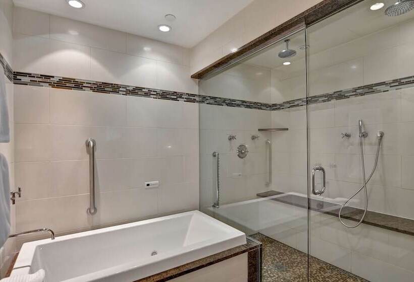 Quarto Premium, The Cincinnatian Hotel Curio Collection By Hilton
