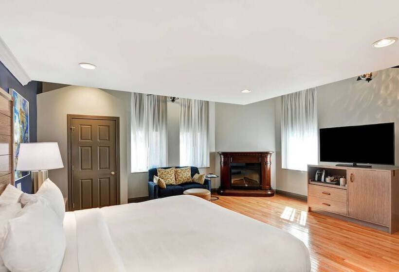 프리미엄 룸, The Cincinnatian Hotel Curio Collection By Hilton