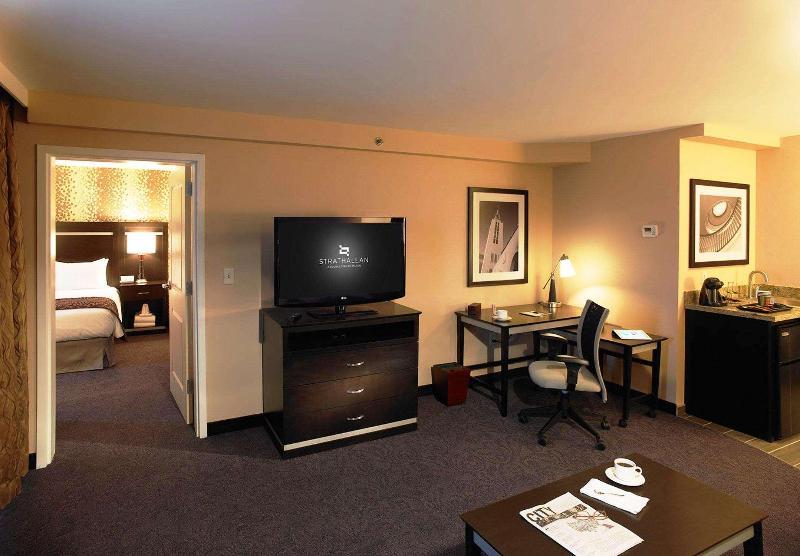Люкс Кровать Кинг, The Strathallan Rochester Hotel & Spa   Doubletree By Hilton