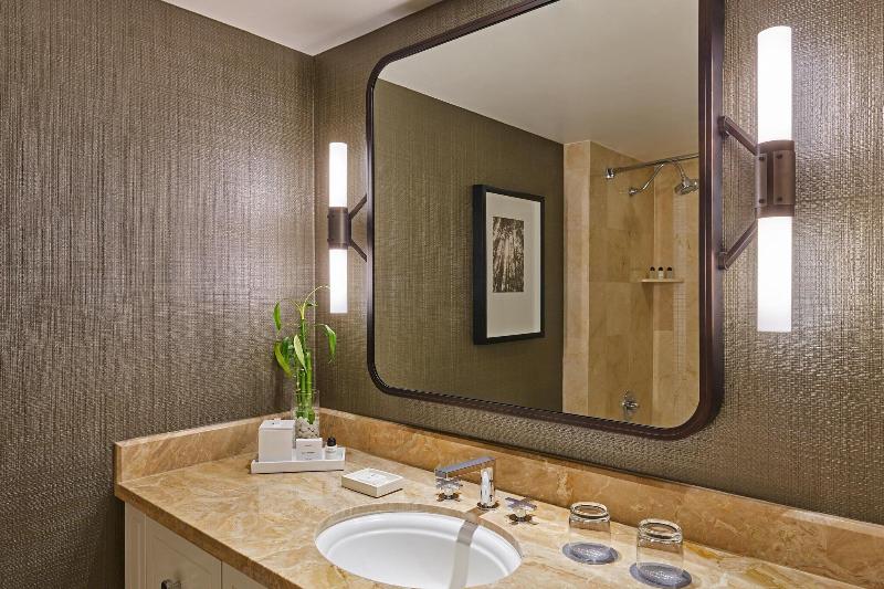 带大床的标准间, The Whitley, A Luxury Collection Hotel, Atlanta Buckhead