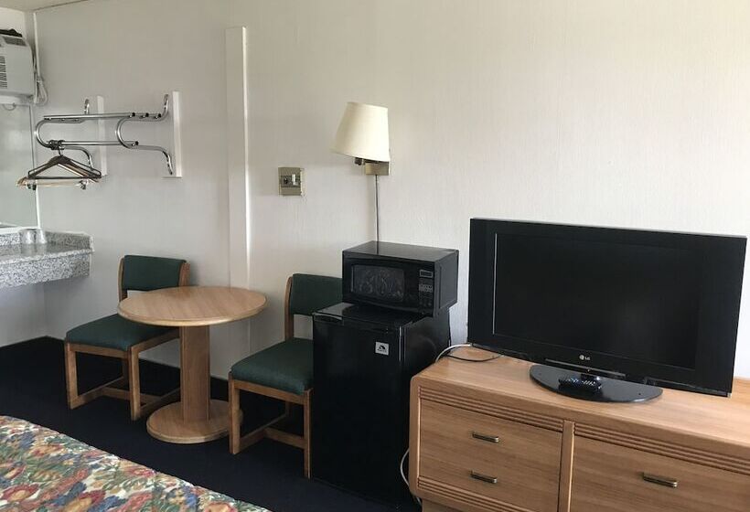 带2个双人床的标准工作室, Economy Inn Barstow