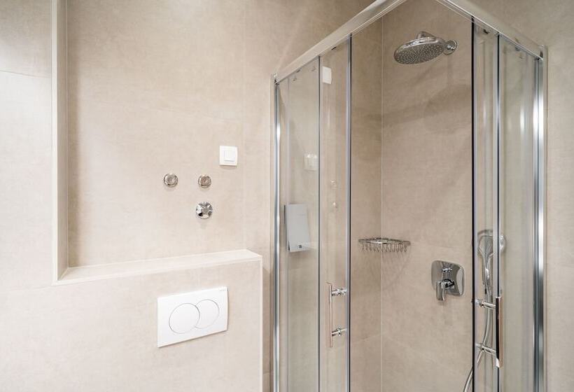 آپارتمان 1 خوابه با تراس, Bacan Serviced Apartments