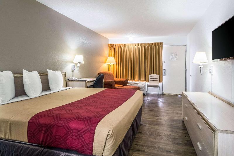 חדר סטנדרט עם מיטת קינג, Econo Lodge Airport I35 North