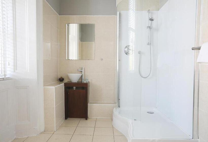 Дом 4 Спальни, Cairn Hotel & Apartments