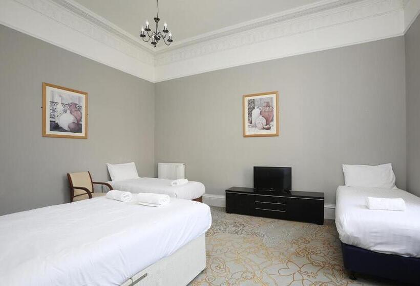 Дом 4 Спальни, Cairn Hotel & Apartments