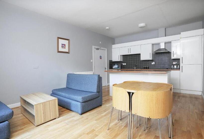 Дом 3 Спальни, Cairn Hotel & Apartments