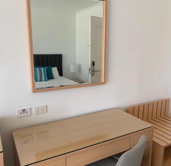اتاق اجرایی, Ensenada Motor Inn And Suites