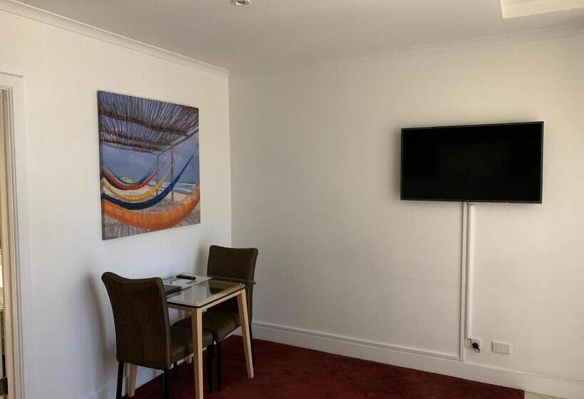 سوییت, Ensenada Motor Inn And Suites