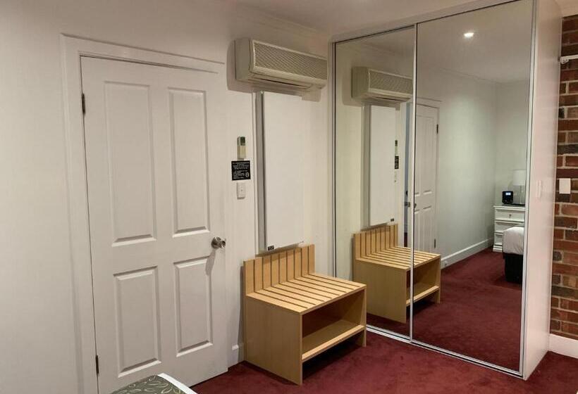 سوییت, Ensenada Motor Inn And Suites