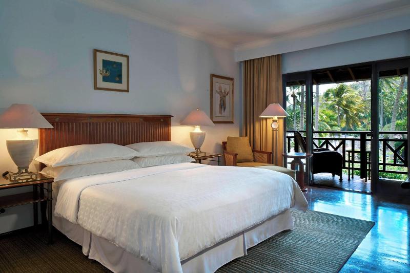 Номер Deluxe Вид на Бассейн, Sheraton Senggigi Beach Resort