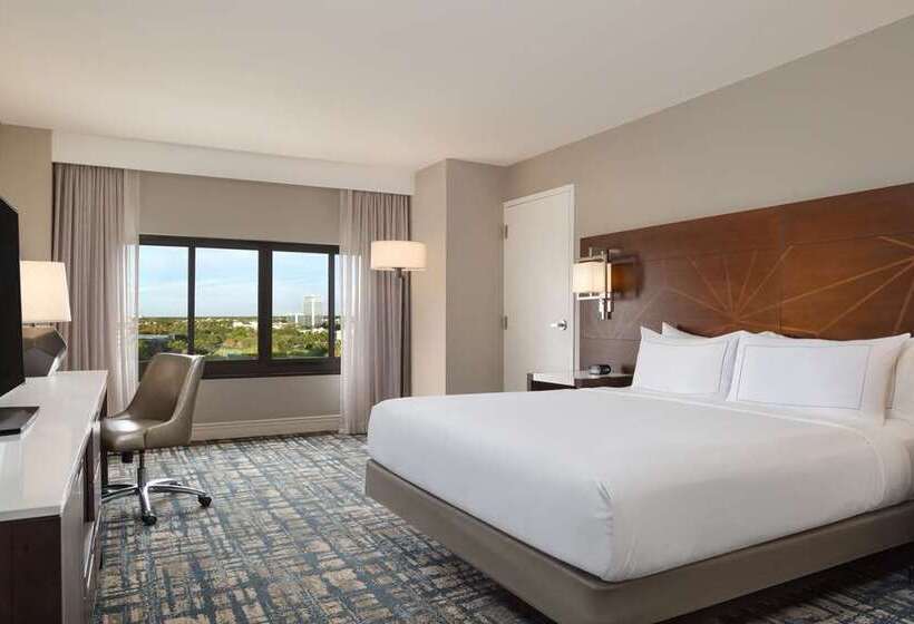 اتاق لوکس با تخت بزرگ, Hilton Orlando Lake Buena Vista   Disney Springs® Area