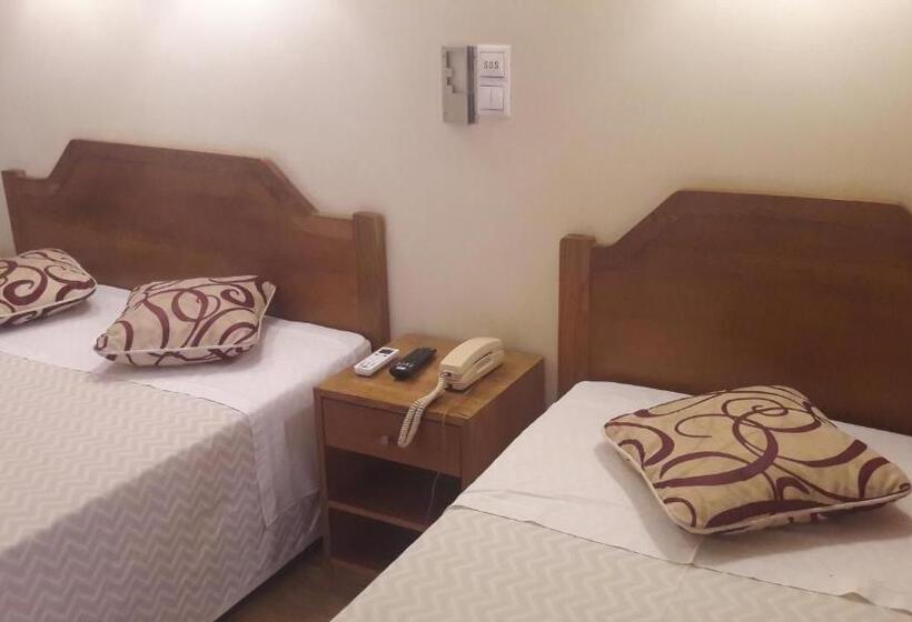 Quarto Familiar, Alicante Lisboa