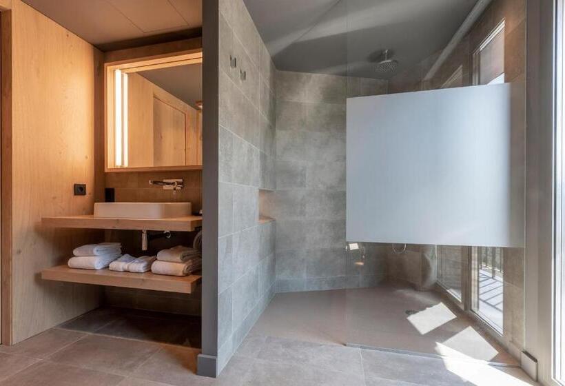 اتاق سوپریور با چشم‌انداز کوهستان, Naudi Boutique Adults Only