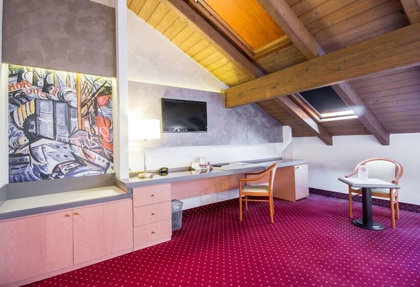 Номер Стандарт Трехместный, Best Western  Modena District