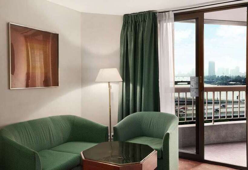 سوئیت با تخت بزرگ, Hilton Antwerp Old Town