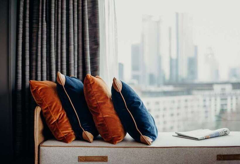 سوئیت با تخت بزرگ, Hilton Antwerp Old Town