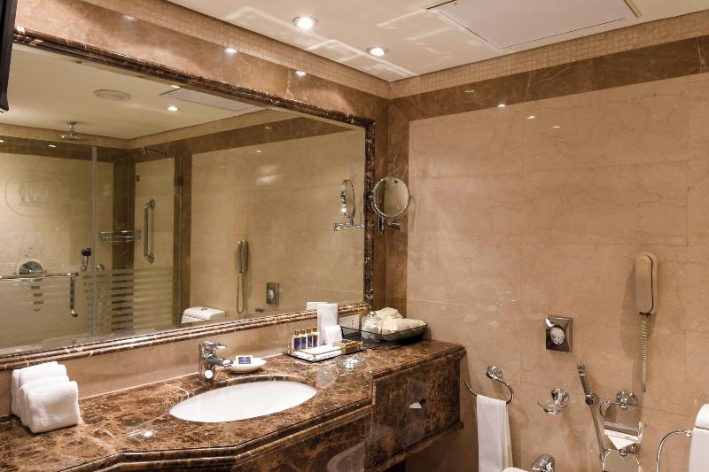 اتاق لوکس با تخت بزرگ, Sheraton Kuwait, A Luxury Collection Hotel, Kuwait City