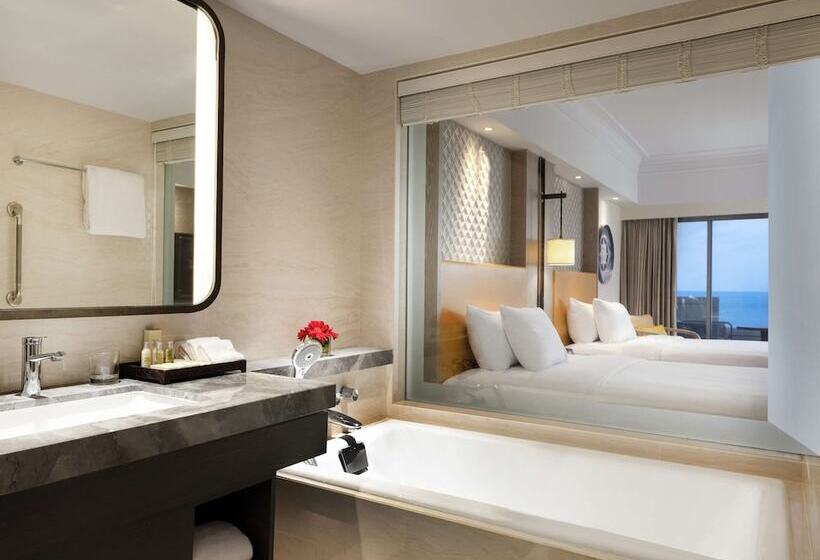 اتاق لوکس با چشم‌انداز دریا, Hilton Bali Resort