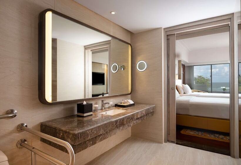 اتاق لوکس با چشم‌انداز دریا, Hilton Bali Resort