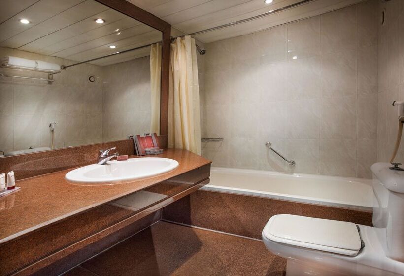 سوئیت 2 خوابه, Pyramisa Suites Hotel Cairo
