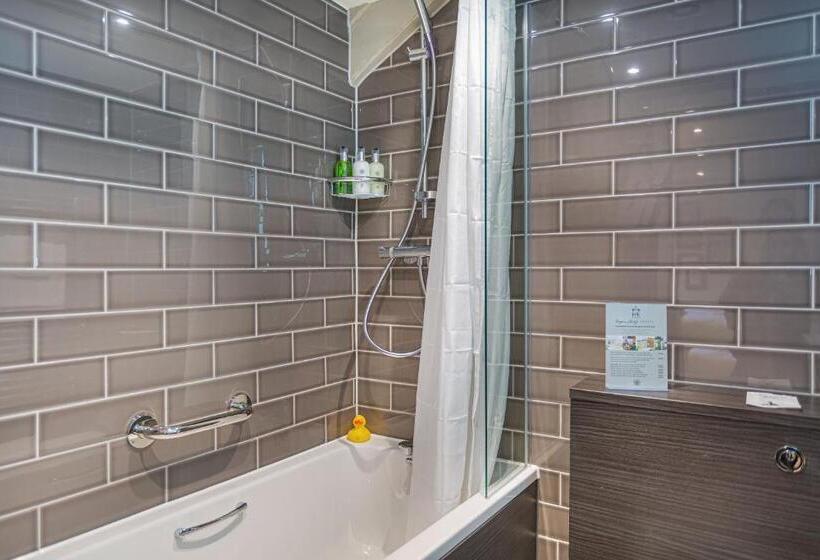 Индивидуальный Номер Классика, The George Hotel, Amesbury, Wiltshire