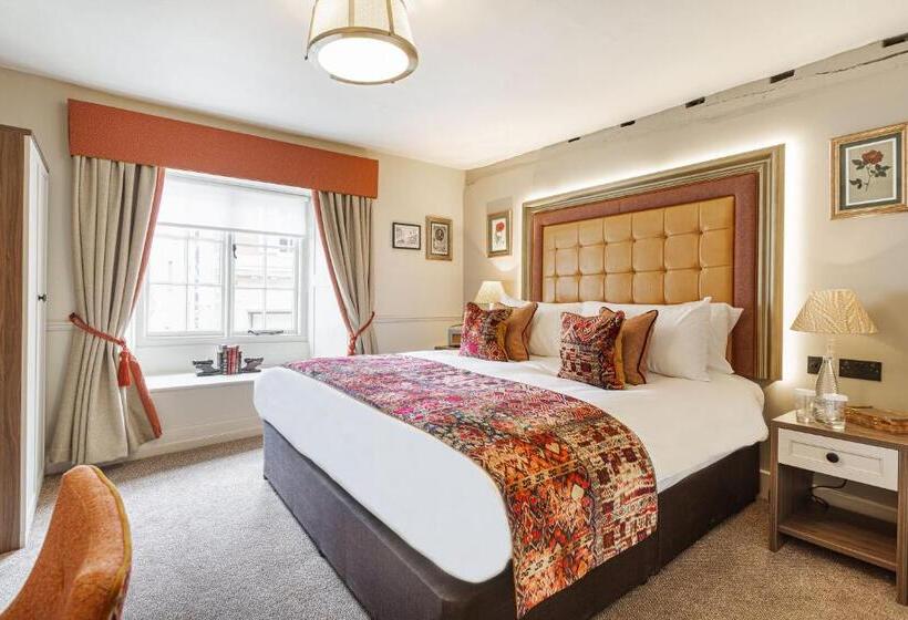 Номер Superior, The George Hotel, Amesbury, Wiltshire