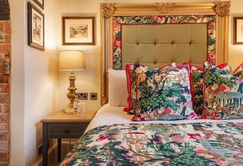 Номер Deluxe, The George Hotel, Amesbury, Wiltshire