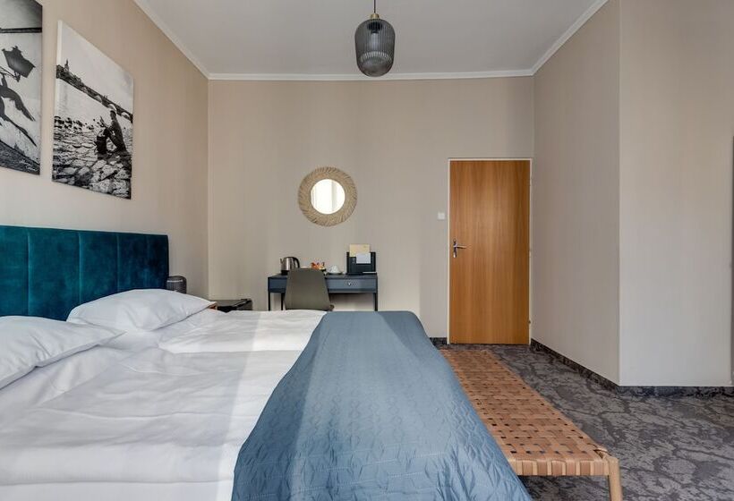 Quarto Estandar, Andante