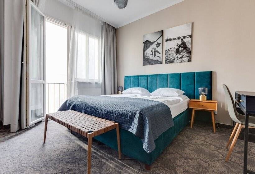 Quarto Estandar, Andante