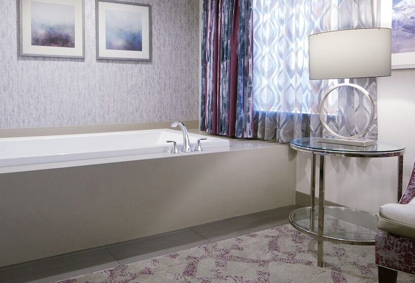 Номер Deluxe, Silver Legacy Resort  Casino At The Row