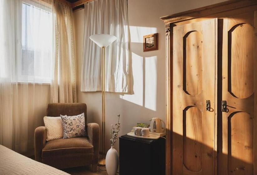 اتاق لوکس سه تخته, Nomad Hotel & Glamping