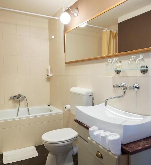 اتاق لوکس چهار تخته, Nomad Hotel & Glamping