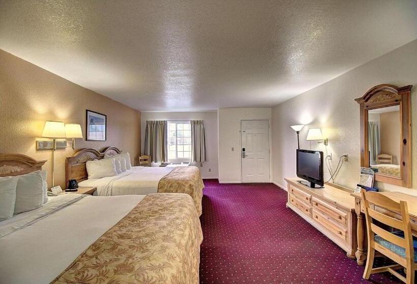 Номер Deluxe Кровать Кинг, Days Inn & Suites By Wyndham Lolo