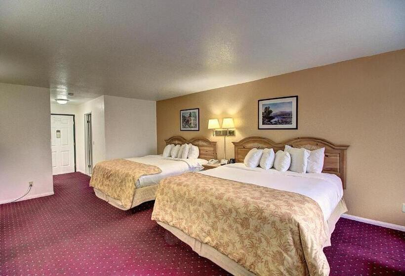 Номер Стандарт, Days Inn & Suites By Wyndham Lolo