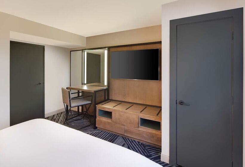Люкс, Embassy Suites By Hilton San Rafael Marin County