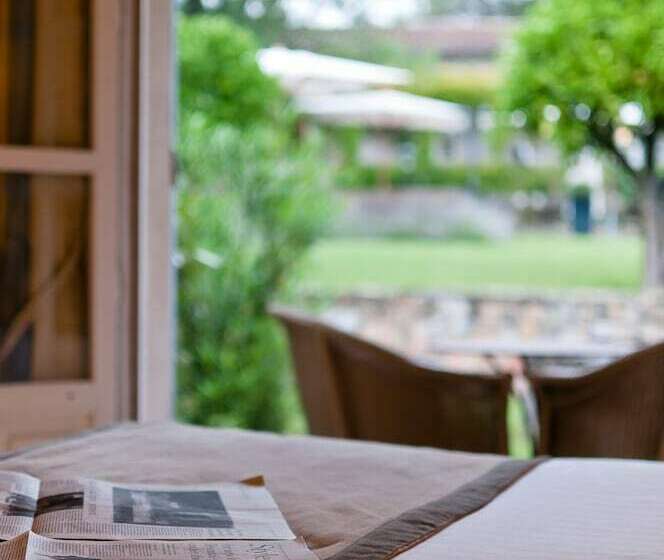 디럭스 룸, Hôtel De Mougins