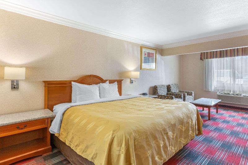 Номер Стандарт, Quality Inn & Suites Oceanside Near Camp Pendleton