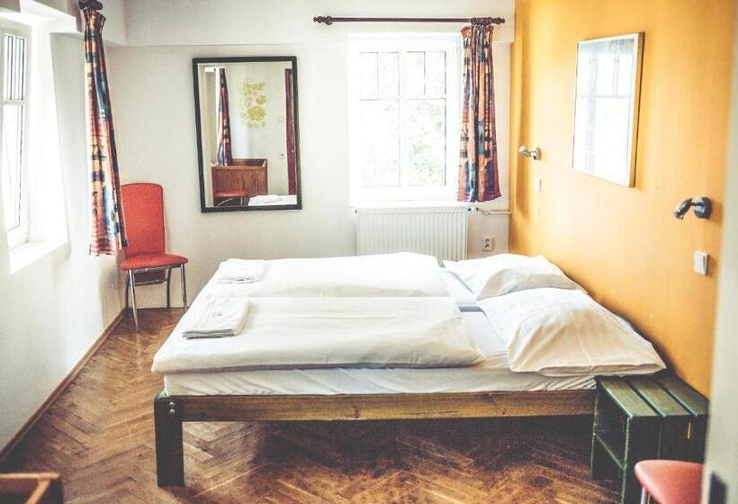 Четырехместный Номер Стандарт, Retro Hotel Pod Zvičinou