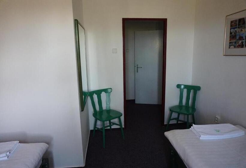 Семейный Номер, Retro Hotel Pod Zvičinou