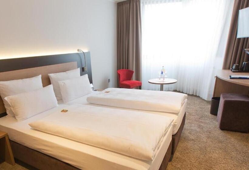 اتاق کلاس بیزنس, Astor & Apart