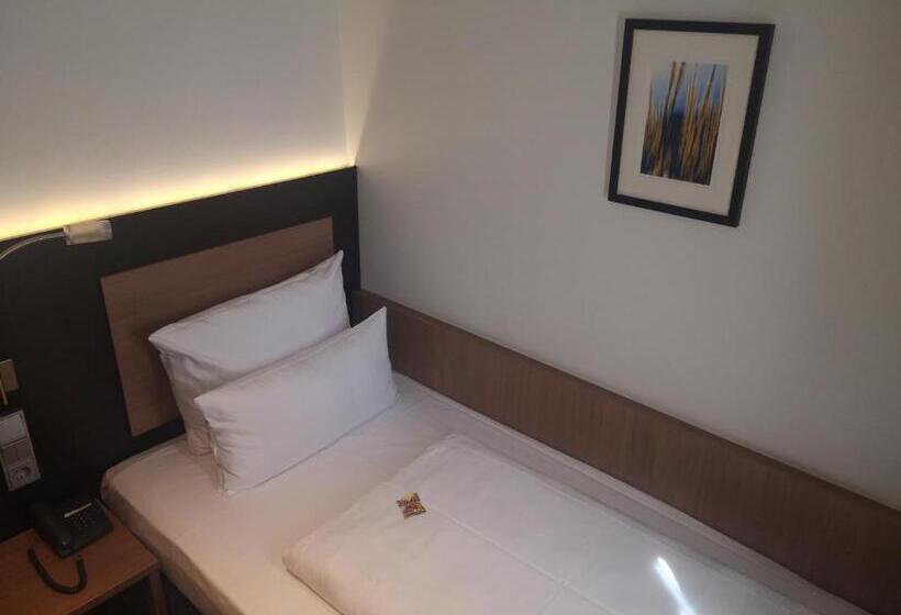 اتاق استاندارد یک نفره, Astor & Apart