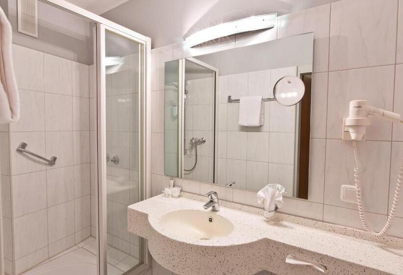 اتاق استاندارد, Astor & Apart