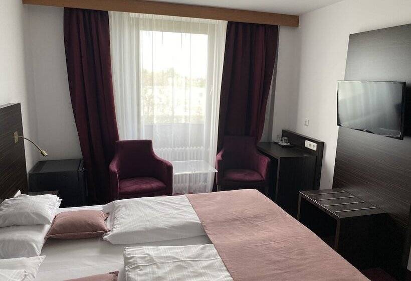 اتاق استاندارد یک نفره, Montree