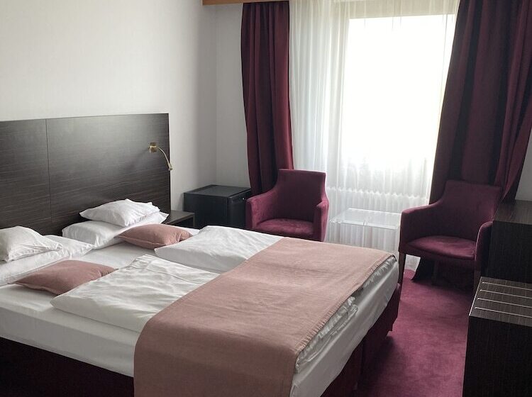 اتاق استاندارد, Montree