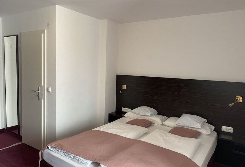 اتاق استاندارد, Montree