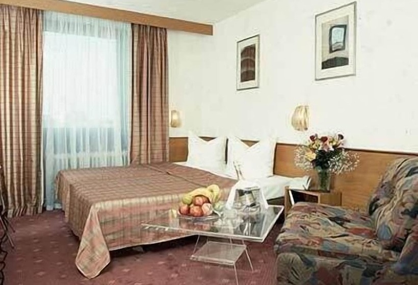 اتاق استاندارد, Montree